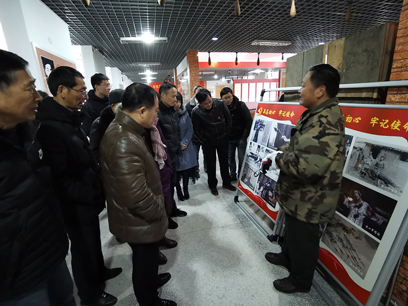 屯溪區(qū)委辦黨支部、屯溪城建投公司黨支部聯(lián)合開展主題黨日共建活動